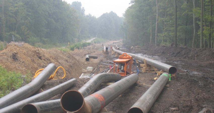 Foto: CO-Pipeline-Verlegung bei Duisburg - von Peter Gaßner - Eigenes Werk, CC BY SA 3.0, wikimedia