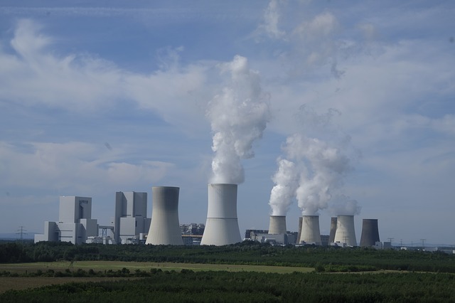 Foto: Industriekraftwerk von Bruno Glätsch, pixabay